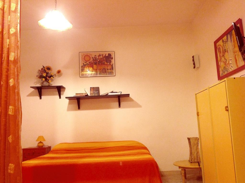 Nei Colori Apartment At 2 Stops From Colosseum Rome