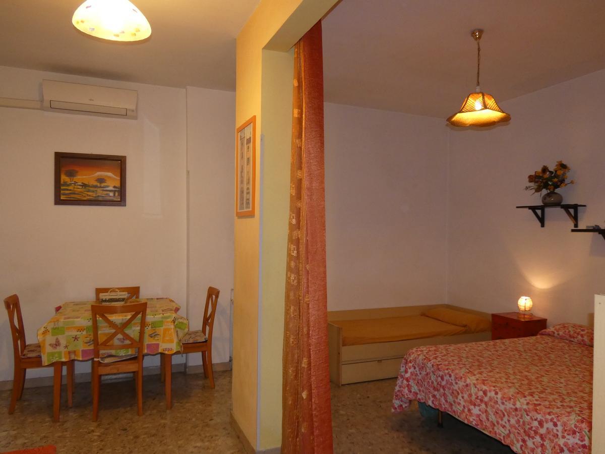 Apartment Nei Colori Apartment At 2 Stops From Colosseum *